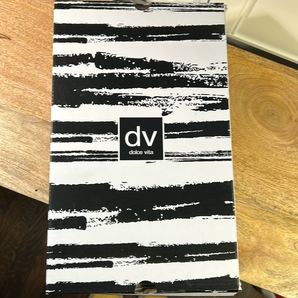 Dolce Vita Vassar Sneaker, Sz 10 NWT - Picture 1 of 6